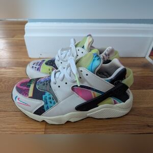 Nike Air Huarache SE "Pixel" 